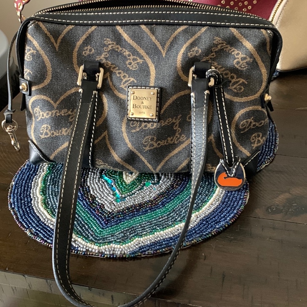 Dooney & Bourke small satchel handbag black hearts